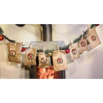 XT500-Adventskalender (24 Artikel für jede XT im Gesamtwert von &euro; 118.-, 24 Papiertüten, 24 Aufkleber), Tüten müssen noch befüllt werden, Version 2024